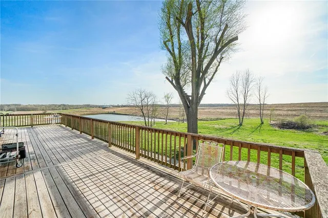 $2,000,000 | 21970 Lamar Road, Weston, MO 64098