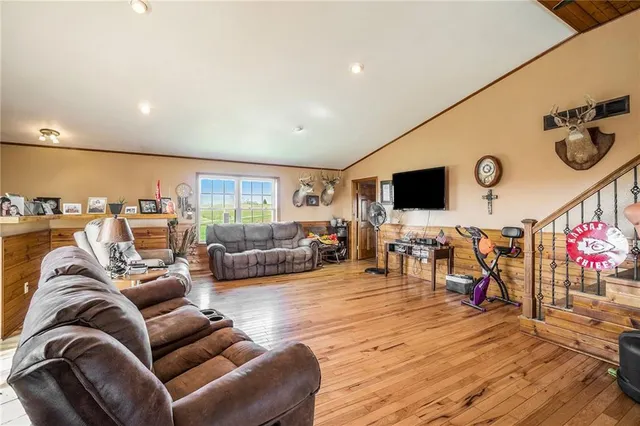 $2,000,000 | 21970 Lamar Road, Weston, MO 64098