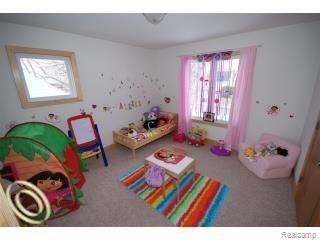 2392 Cambridge Road Berkley, MI 48072 - Photo 4 of 11 bed 1.jpg