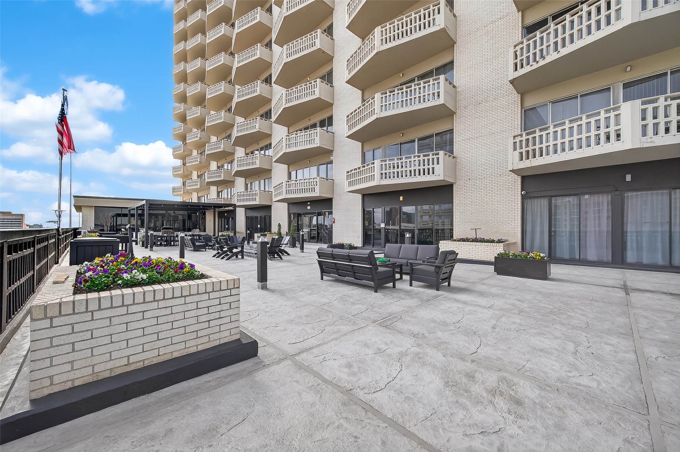 2016 Main Street, Unit 3 Houston, TX 77002 - Photo 26 of 36 Outdoor Patio Space