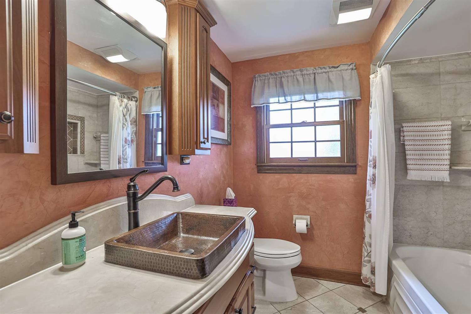 8770 Wuest Road Cincinnati, OH 45251 - Photo 25 of 36 Gallery Image 25