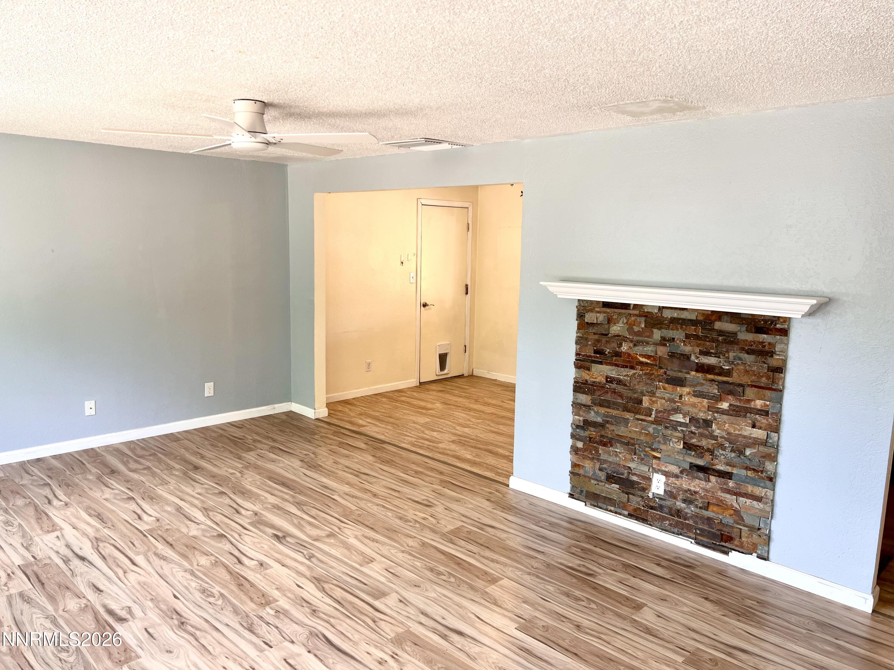 3480 Becard Lane Reno, NV 89508 - Photo 5 of 31 IMG_2486