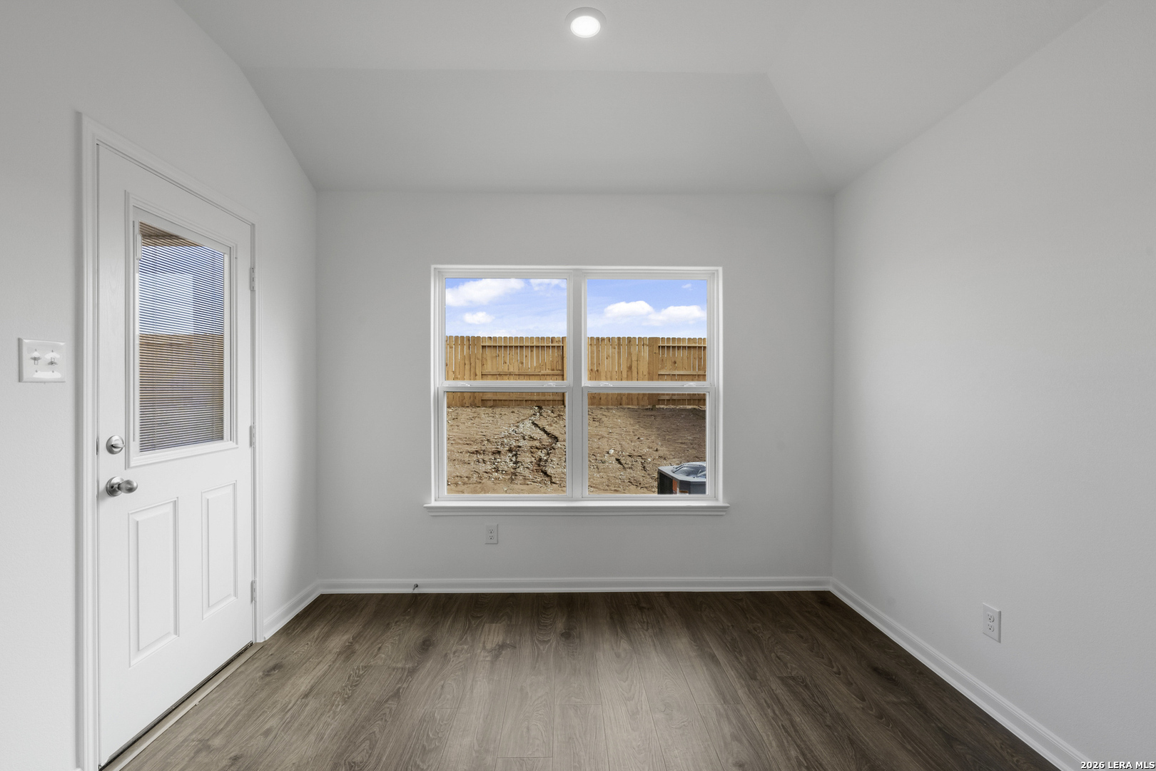 16124 Farmer Lytle, TX 78052 - Photo 10 of 28