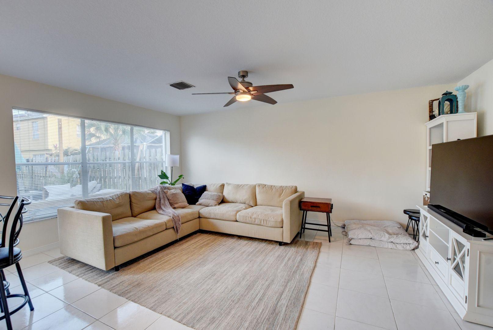 22509 Middletown Drive Boca Raton, FL 33428 - Photo 3 of 19 21_ebf_0636and4more