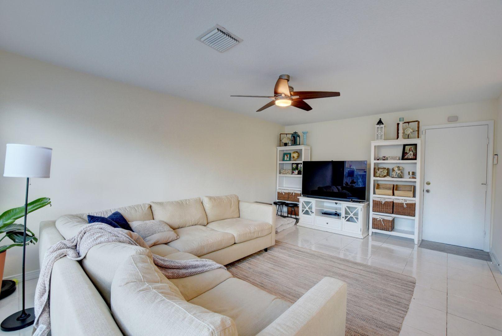 22509 Middletown Drive Boca Raton, FL 33428 - Photo 6 of 19 24_ebf_0651and4more