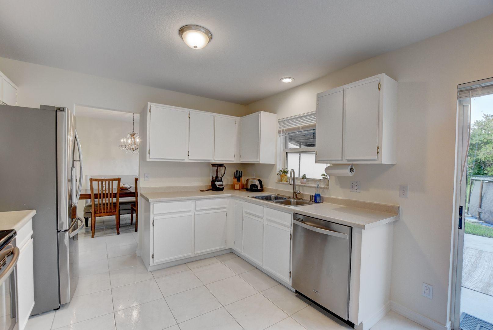 22509 Middletown Drive Boca Raton, FL 33428 - Photo 8 of 19 26_ebf_0661and4more