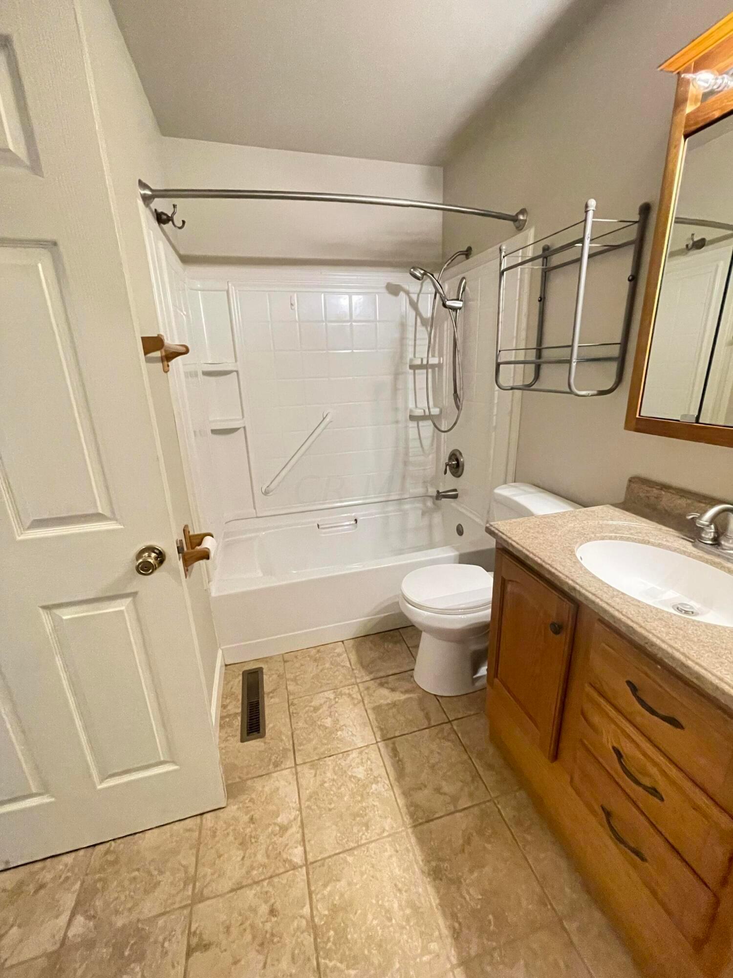 3513 Wyncote Road Columbus, OH 43232 - Photo 8 of 20 Updated bathroom