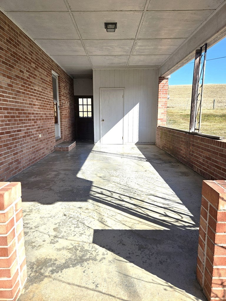 34507 Fleet Road Glade Spring, VA 24340 - Photo 13 of 53 Gallery Image 13