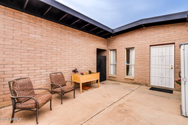 $411,000 | 701 Canterbury Drive, Sierra Vista, AZ 85635