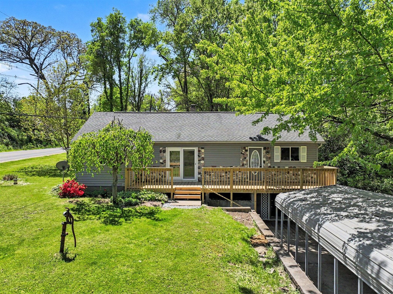 310 South Philip Road Niles, MI 49120 - Photo 3 of 32