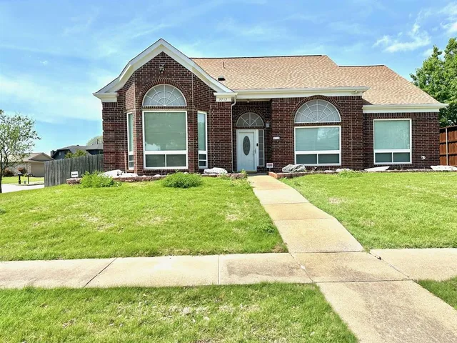 $379,999 | 3713 Catalina Street, Rowlett, TX 75088