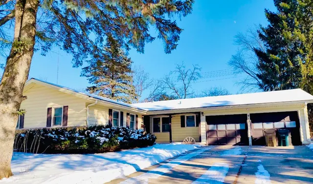 $420,000 | 913 Chapel Hill Road, Madison, WI 53711