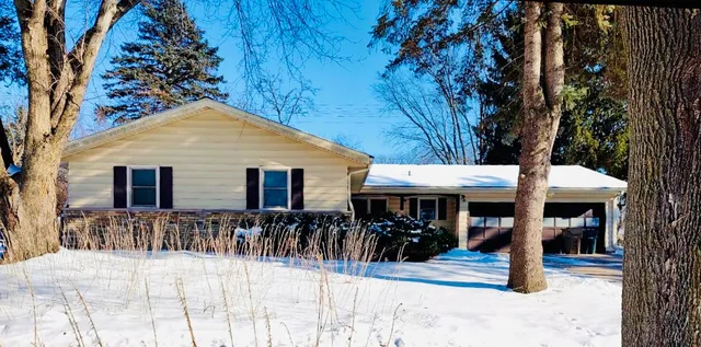 $420,000 | 913 Chapel Hill Road, Madison, WI 53711