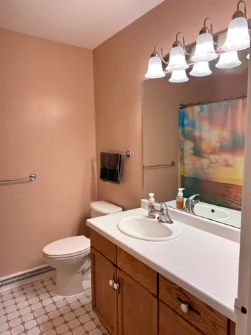 $420,000 | 913 Chapel Hill Road, Madison, WI 53711