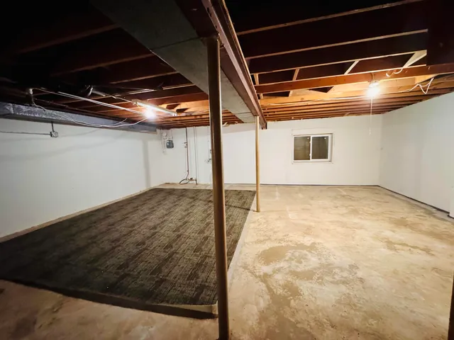 $420,000 | 913 Chapel Hill Road, Madison, WI 53711