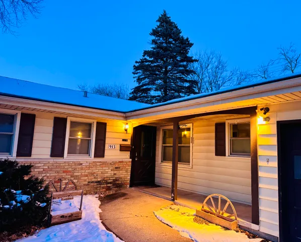 $420,000 | 913 Chapel Hill Road, Madison, WI 53711