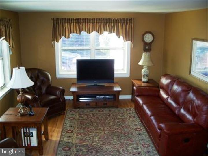 461 Rick Road Southampton, PA 18966 - Photo 4 of 23 Gallery Image 4