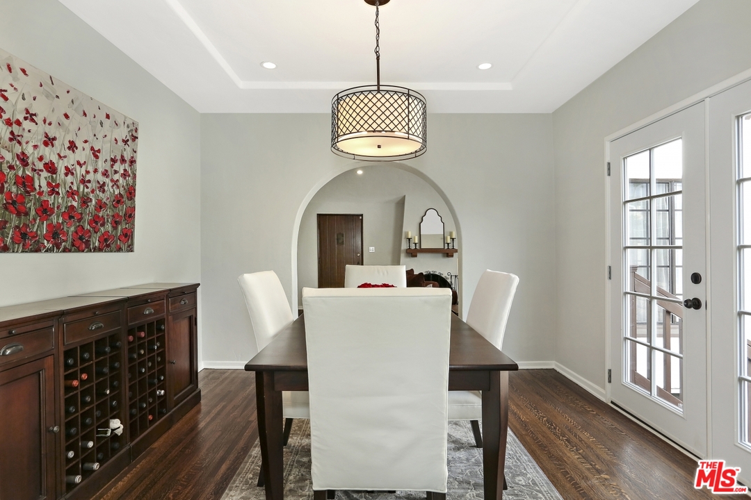 1944 West Kenneth Road Glendale, CA 91201 - Photo 12 of 35 Gallery Image 12