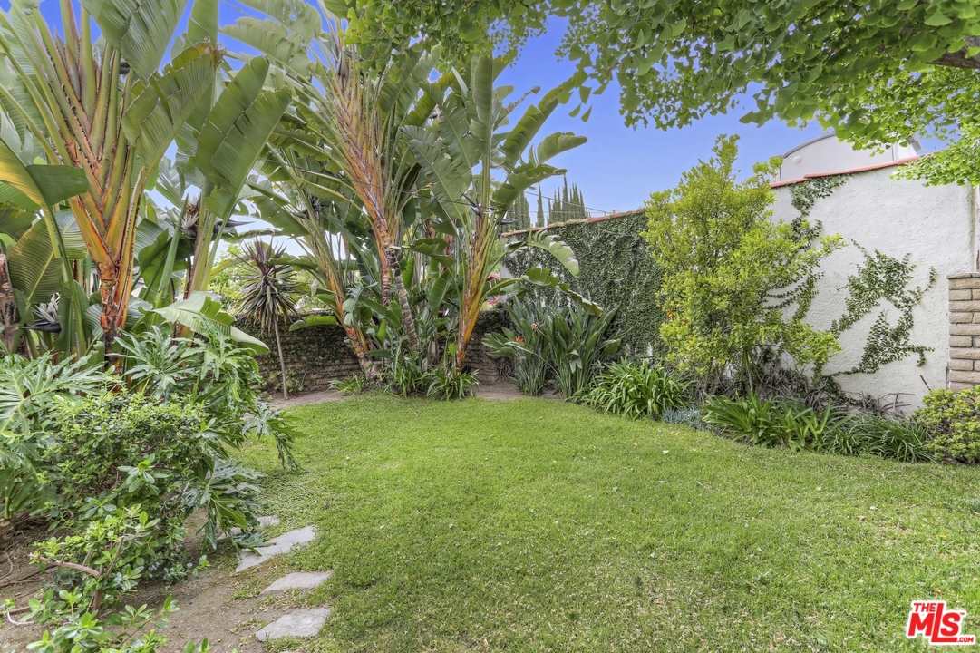 1944 West Kenneth Road Glendale, CA 91201 - Photo 34 of 35 Gallery Image 34