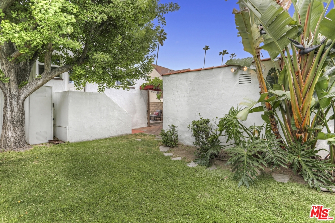 1944 West Kenneth Road Glendale, CA 91201 - Photo 35 of 35 Gallery Image 35