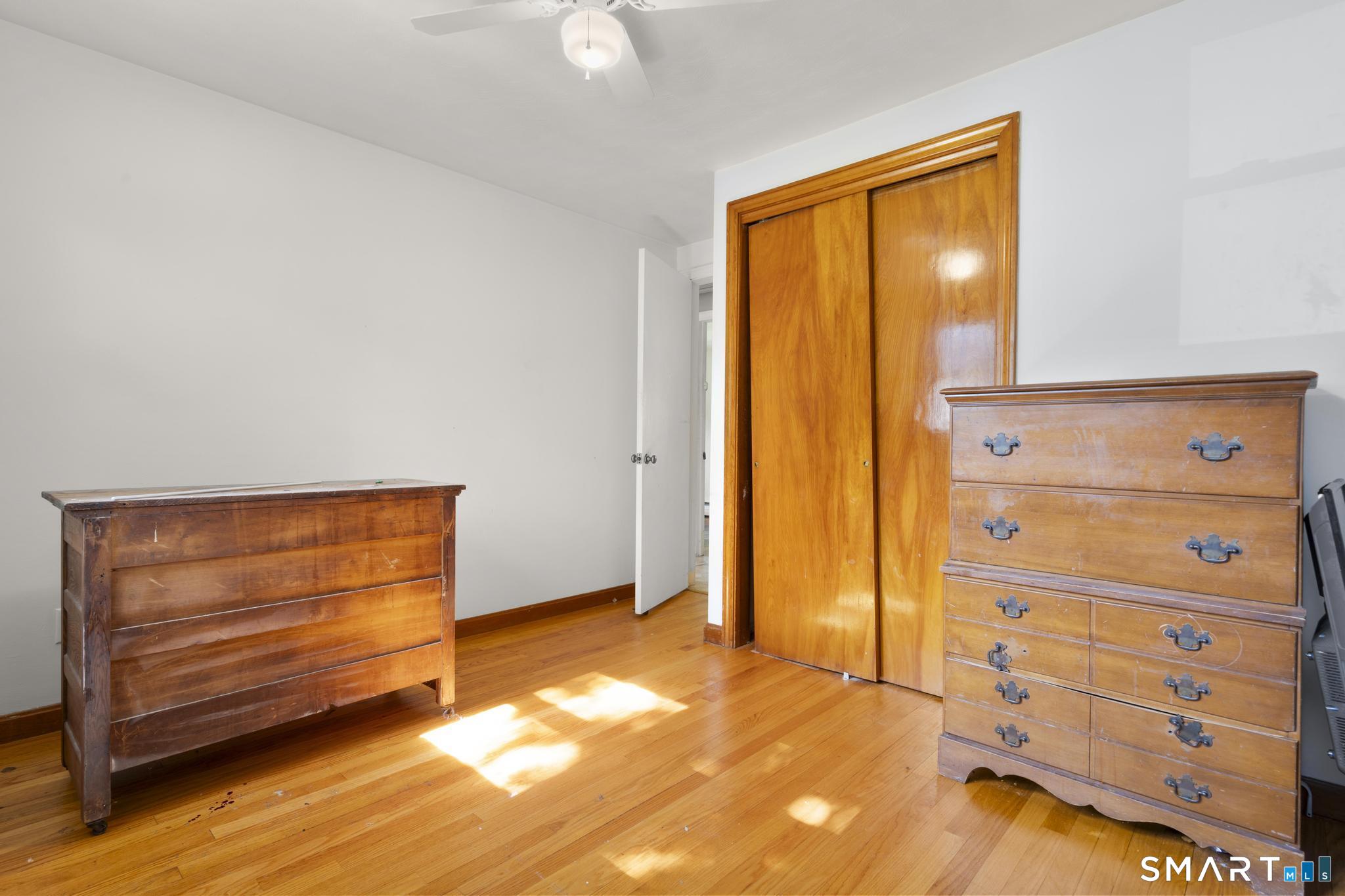 27 Allen Street Enfield, CT 06082 - Photo 18 of 32