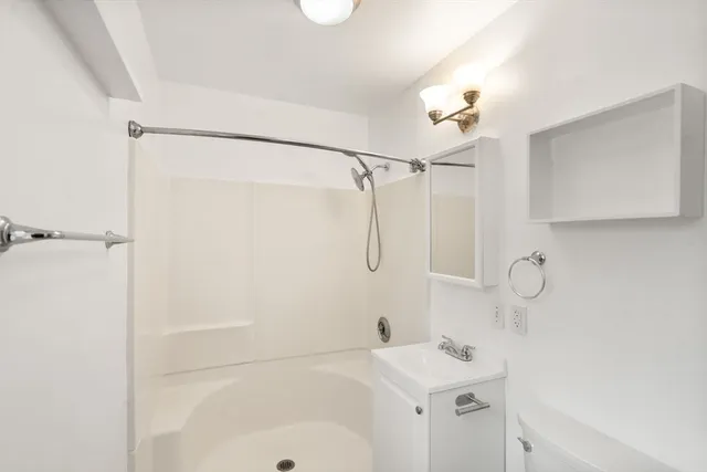 $2,200 | 12 Bayberry Drive, Unit 2, Sharon, MA 02067