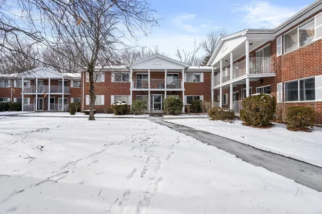 $2,200 | 12 Bayberry Drive, Unit 2, Sharon, MA 02067