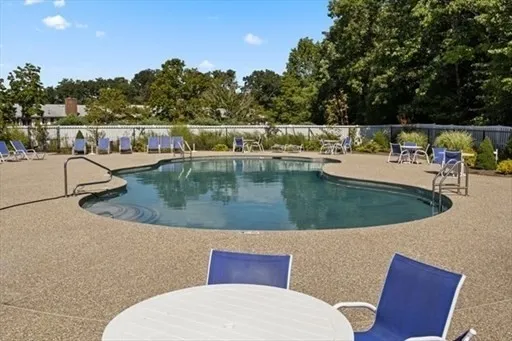 $2,200 | 12 Bayberry Drive, Unit 2, Sharon, MA 02067