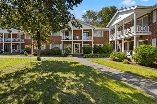 $2,200 | 12 Bayberry Drive, Unit 2, Sharon, MA 02067