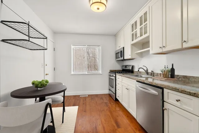 $2,200 | 12 Bayberry Drive, Unit 2, Sharon, MA 02067