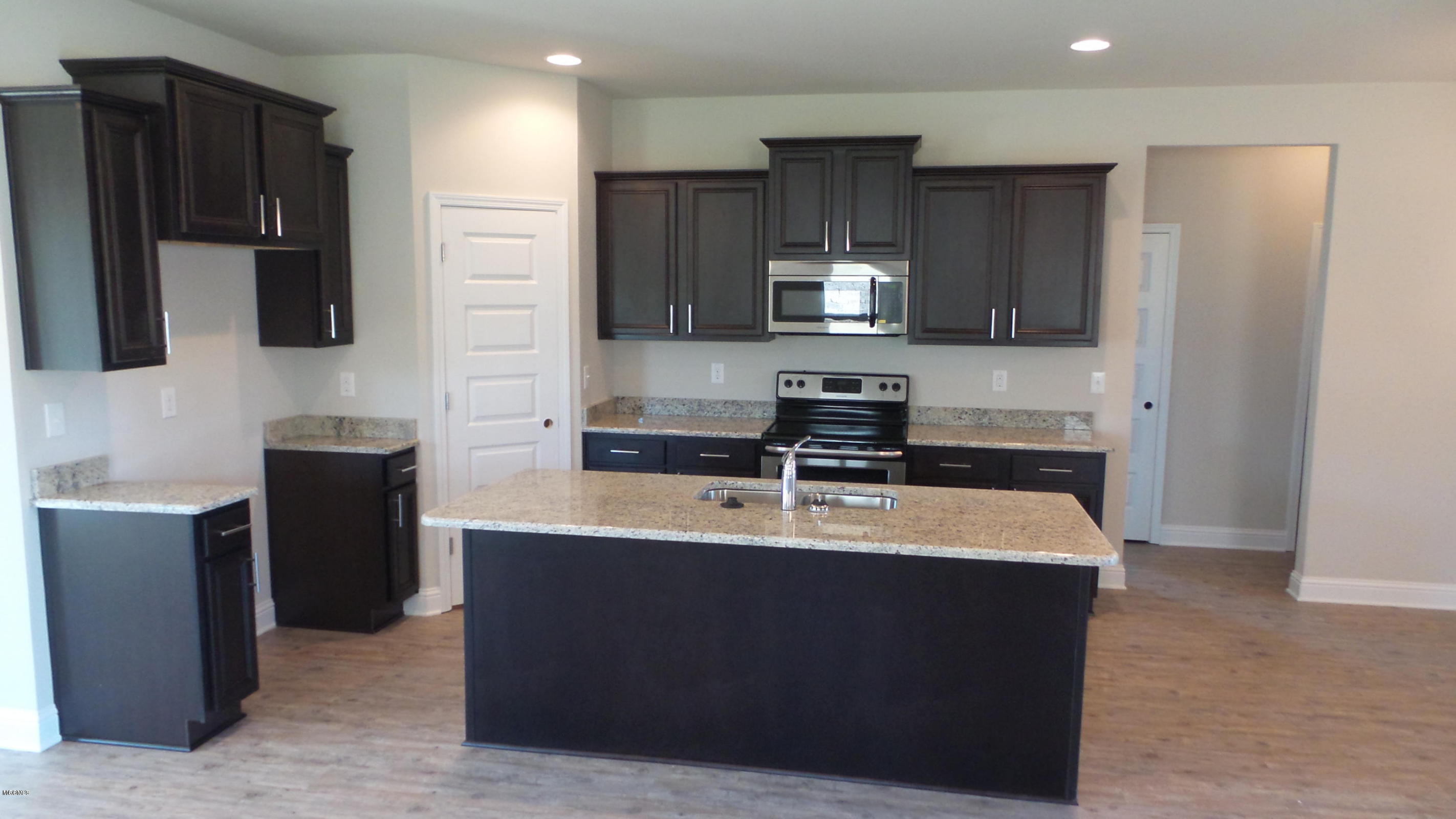 10186 Hutter Road Gulfport, MS 39503 - Photo 19 of 22 20170627205112790473000000-o