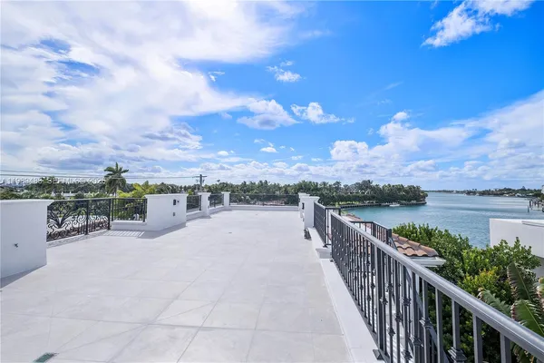 $16,150,000 | 919 92nd Street, Surfside, FL 33154