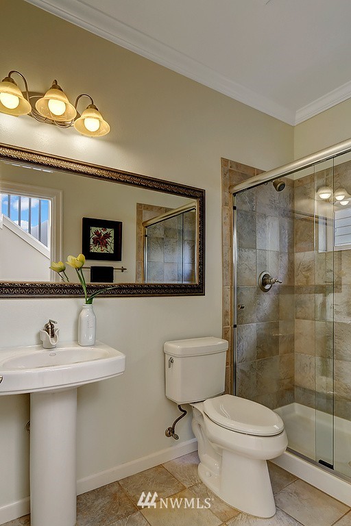 1022 North 33rd Street Renton, WA 98056 - Photo 11 of 24