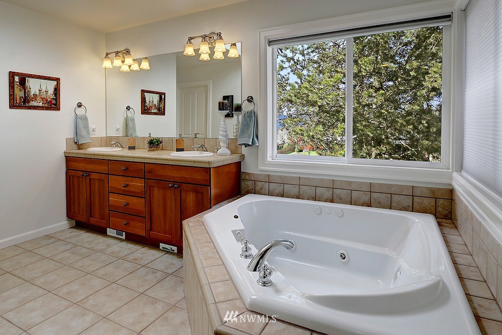 1022 North 33rd Street Renton, WA 98056 - Photo 16 of 24