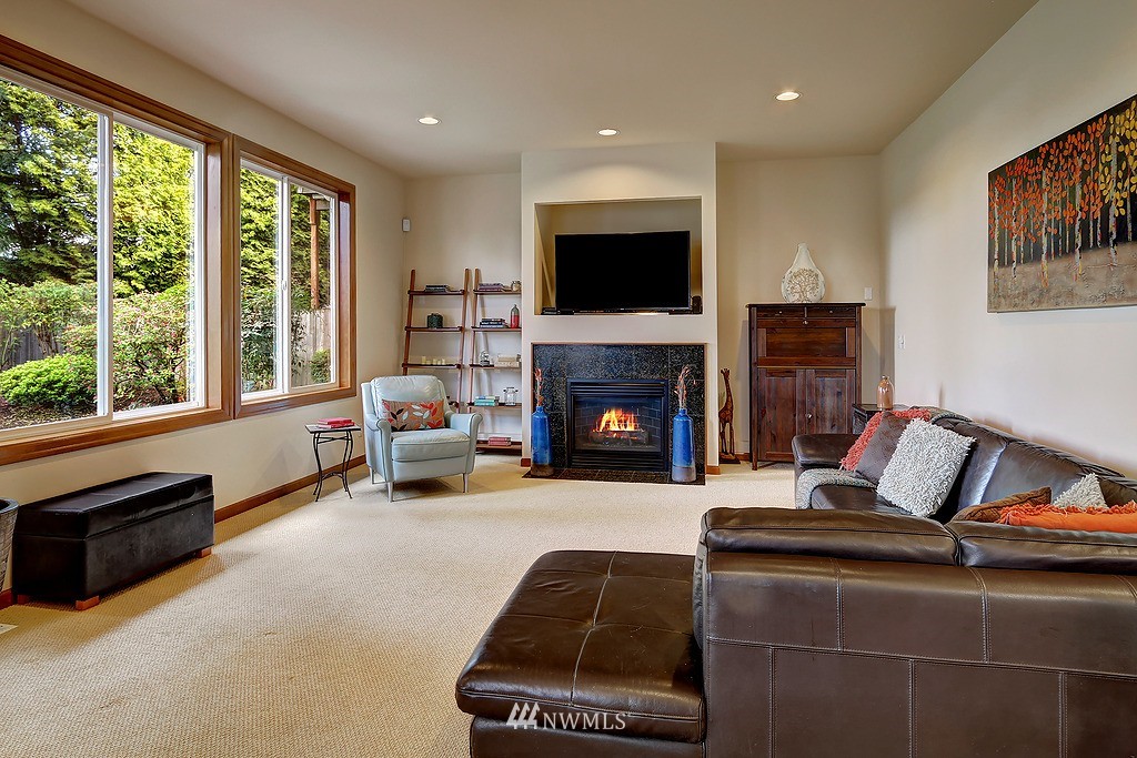 1022 North 33rd Street Renton, WA 98056 - Photo 5 of 24