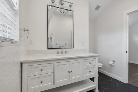 $499,000 | 882 West Sharpe Avenue, Nashville, TN 37206