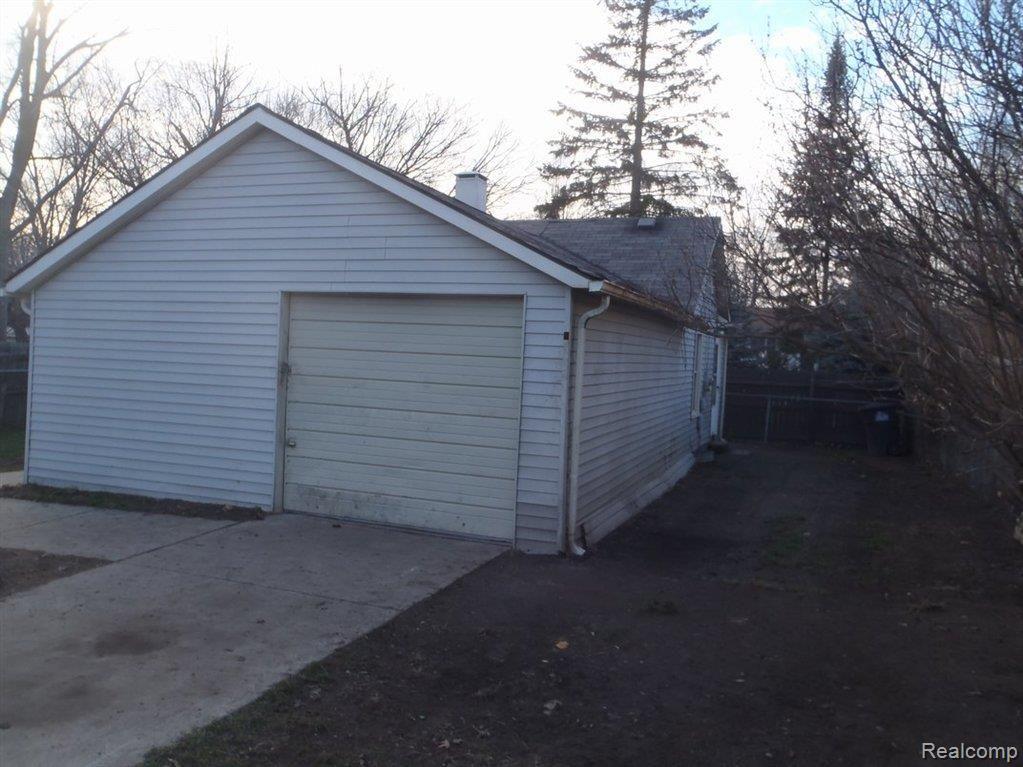 10454 Pardee Road Taylor, MI 48180 - Photo 2 of 10 PC180050.JPG