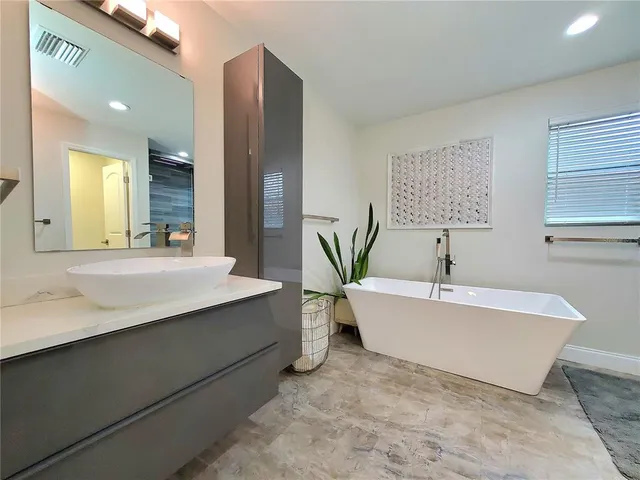 $3,995 | 6522 Hidden Beach Circle, Orlando, FL 32819