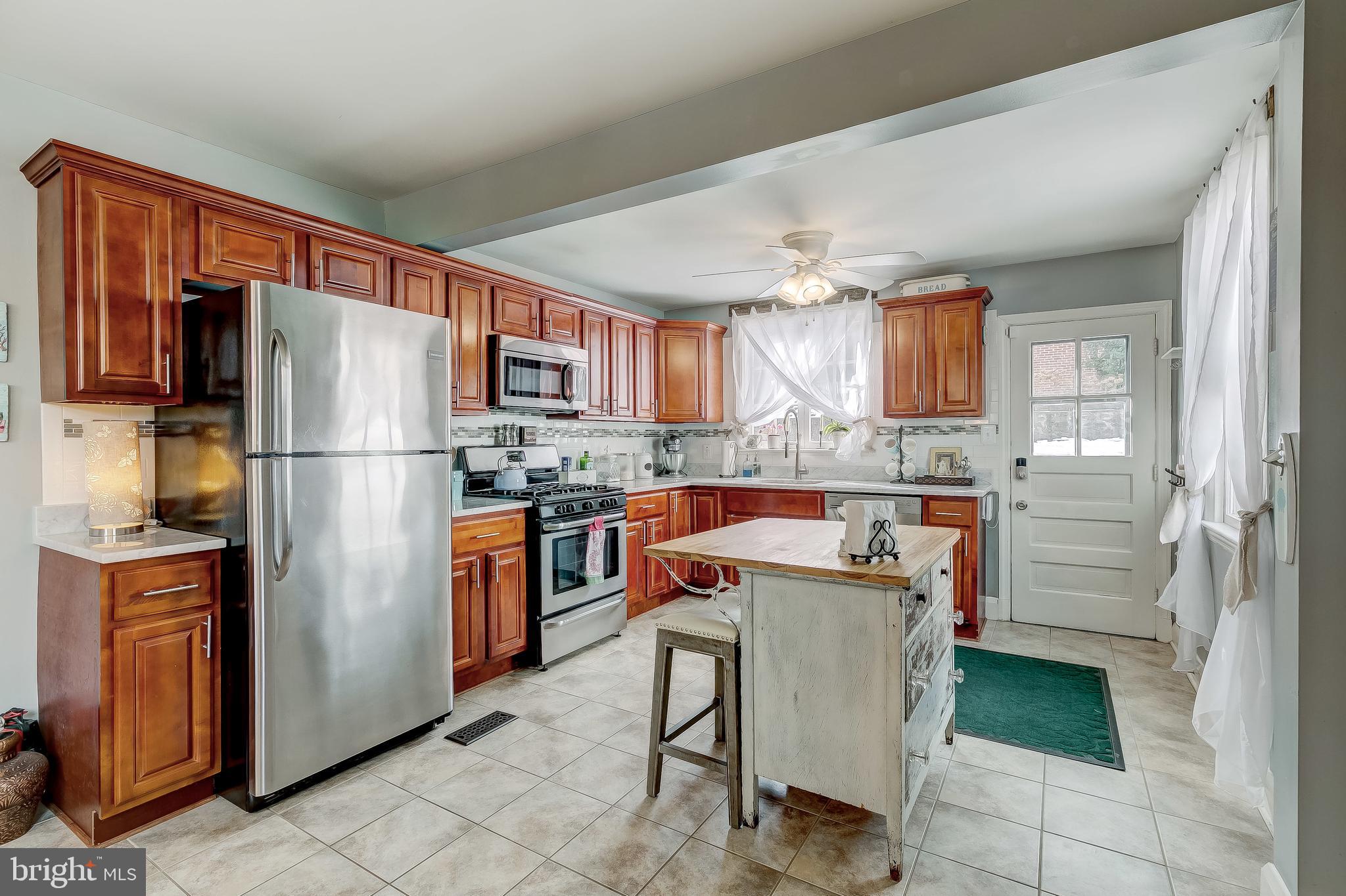 4631 Briarclift Road Baltimore, MD 21229 - Photo 13 of 52 Beautiful Gourmet Kitchen with Marble Counters