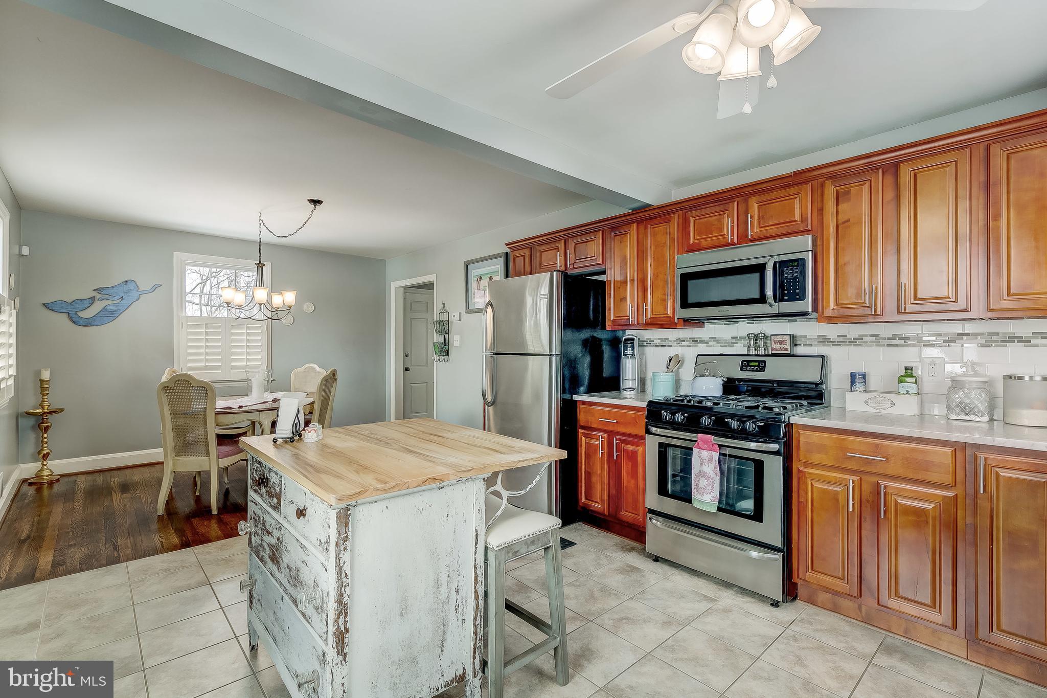 4631 Briarclift Road Baltimore, MD 21229 - Photo 16 of 52 Stainless Steel Appliances