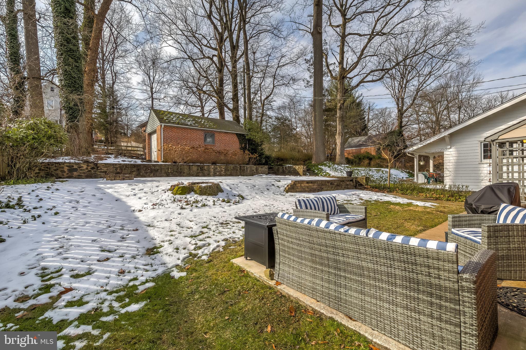 4631 Briarclift Road Baltimore, MD 21229 - Photo 41 of 52 Side yard looking to the garae
