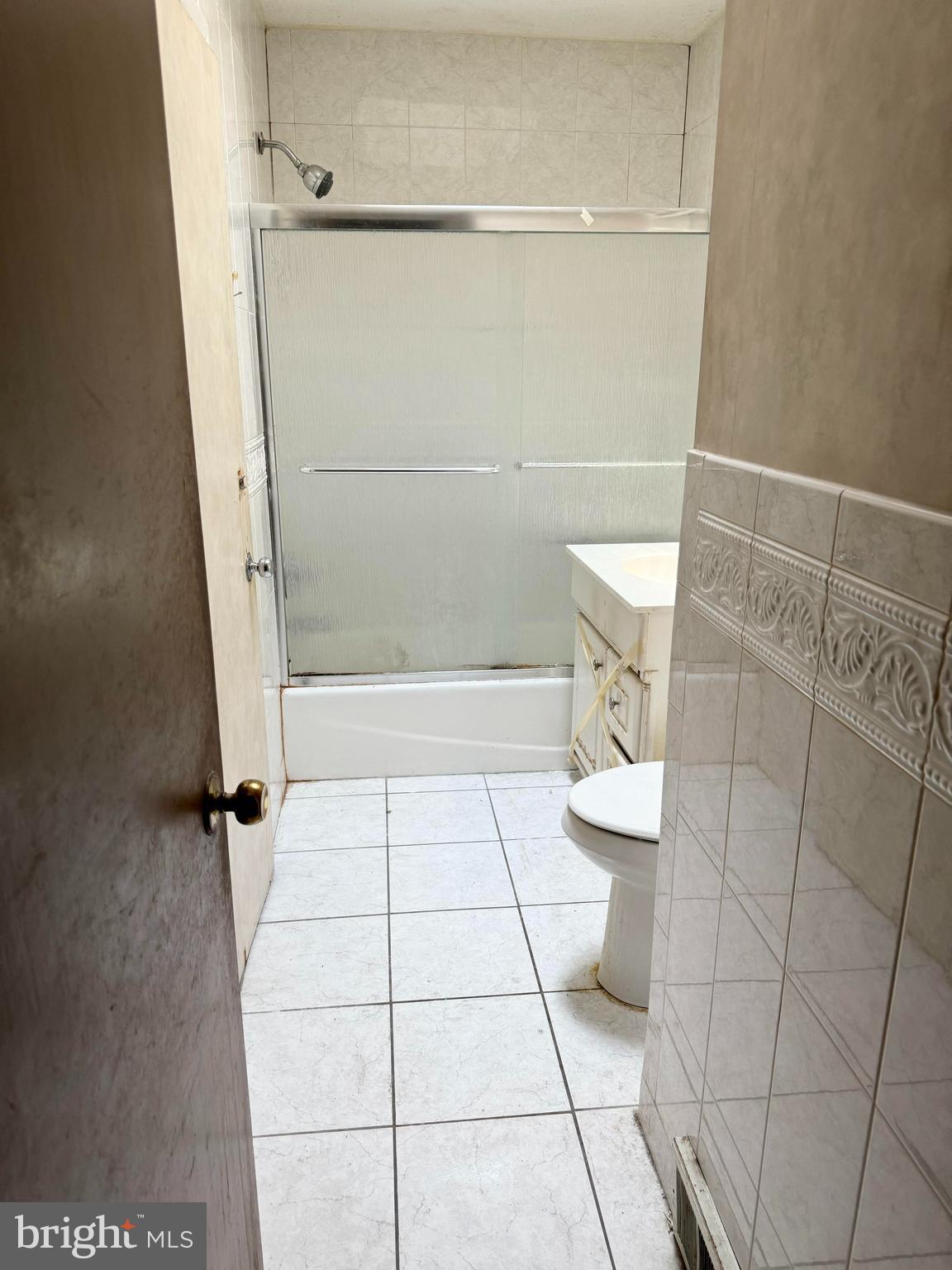 3311 Fairdale Road Philadelphia, PA 19154 - Photo 12 of 14 Bathroom