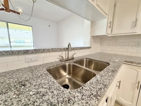 $148,000 | 14555 Wunderlich Drive, Unit 2602, Houston, TX 77069