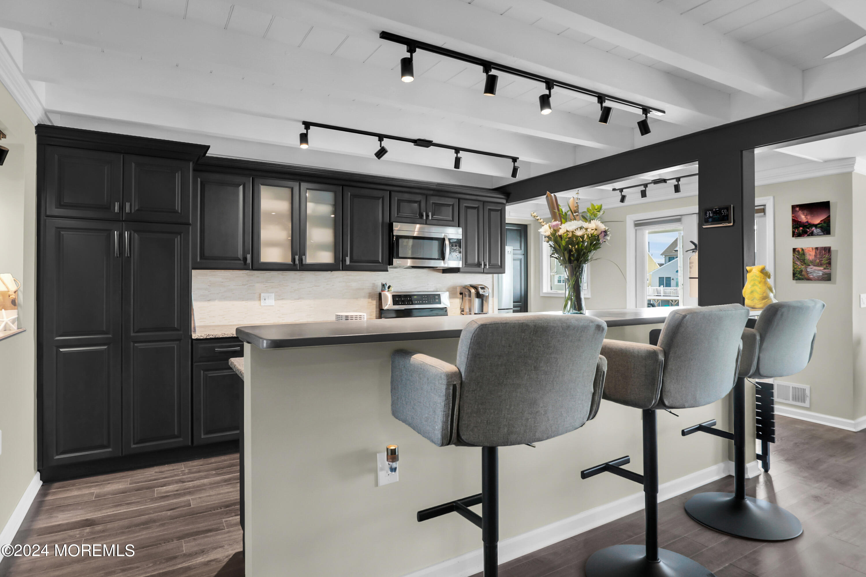 10 Pilot Road Toms River, NJ 08753 - Photo 11 of 30 Kitchen/breakfast bar