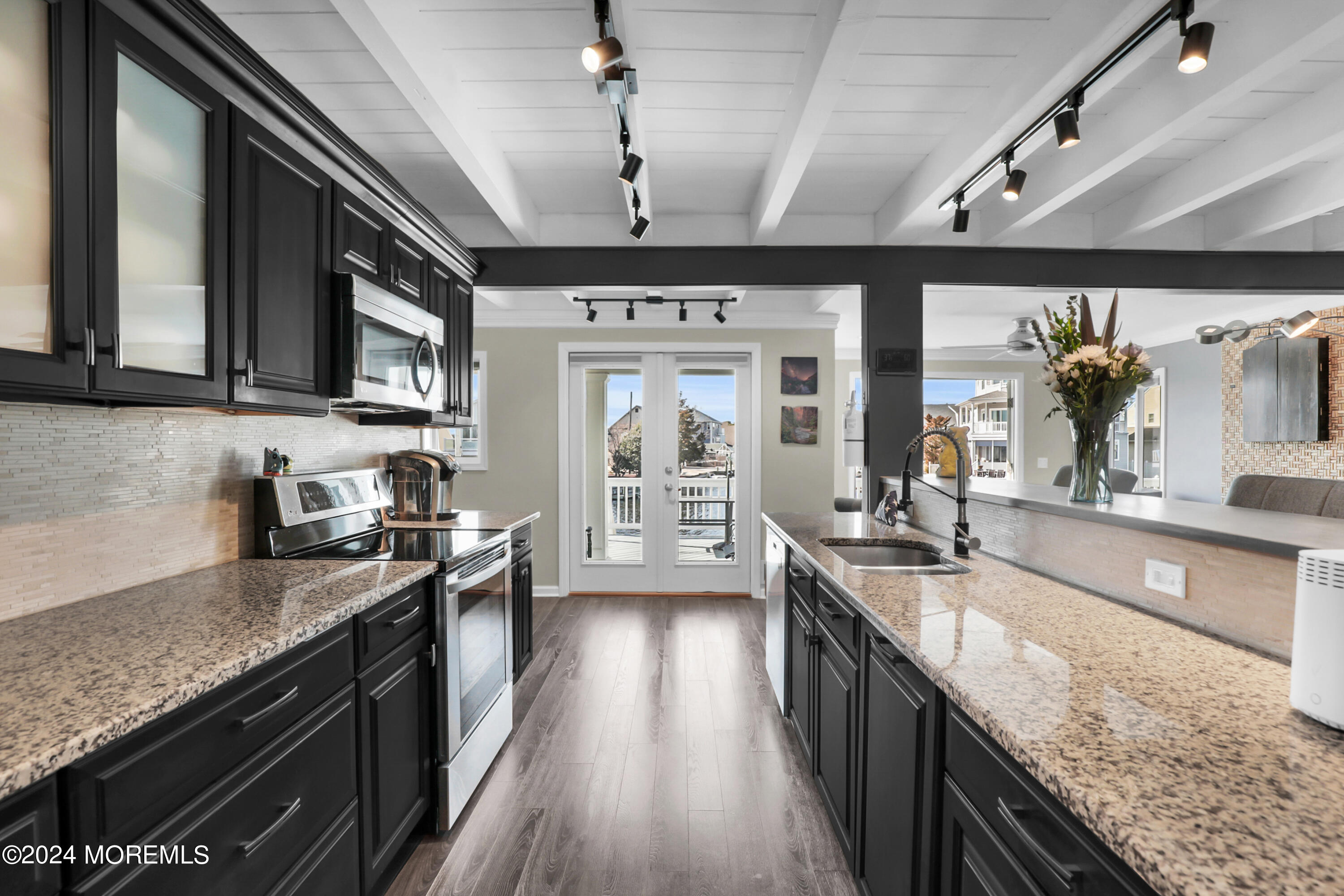 10 Pilot Road Toms River, NJ 08753 - Photo 12 of 30 Kitchen with views