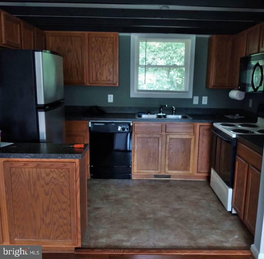 33 East Circle Road Stanardsville, VA 22973 - Photo 12 of 24