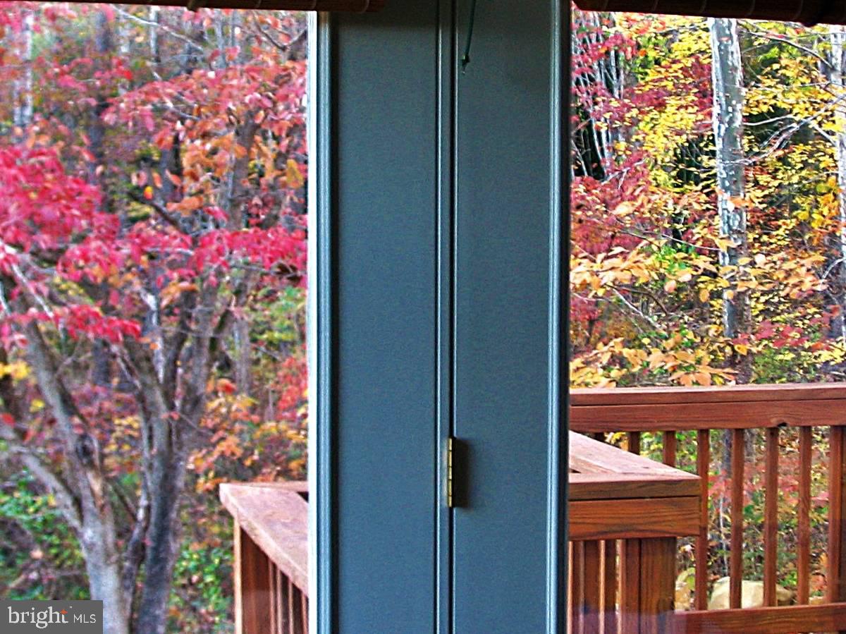 33 East Circle Road Stanardsville, VA 22973 - Photo 7 of 24