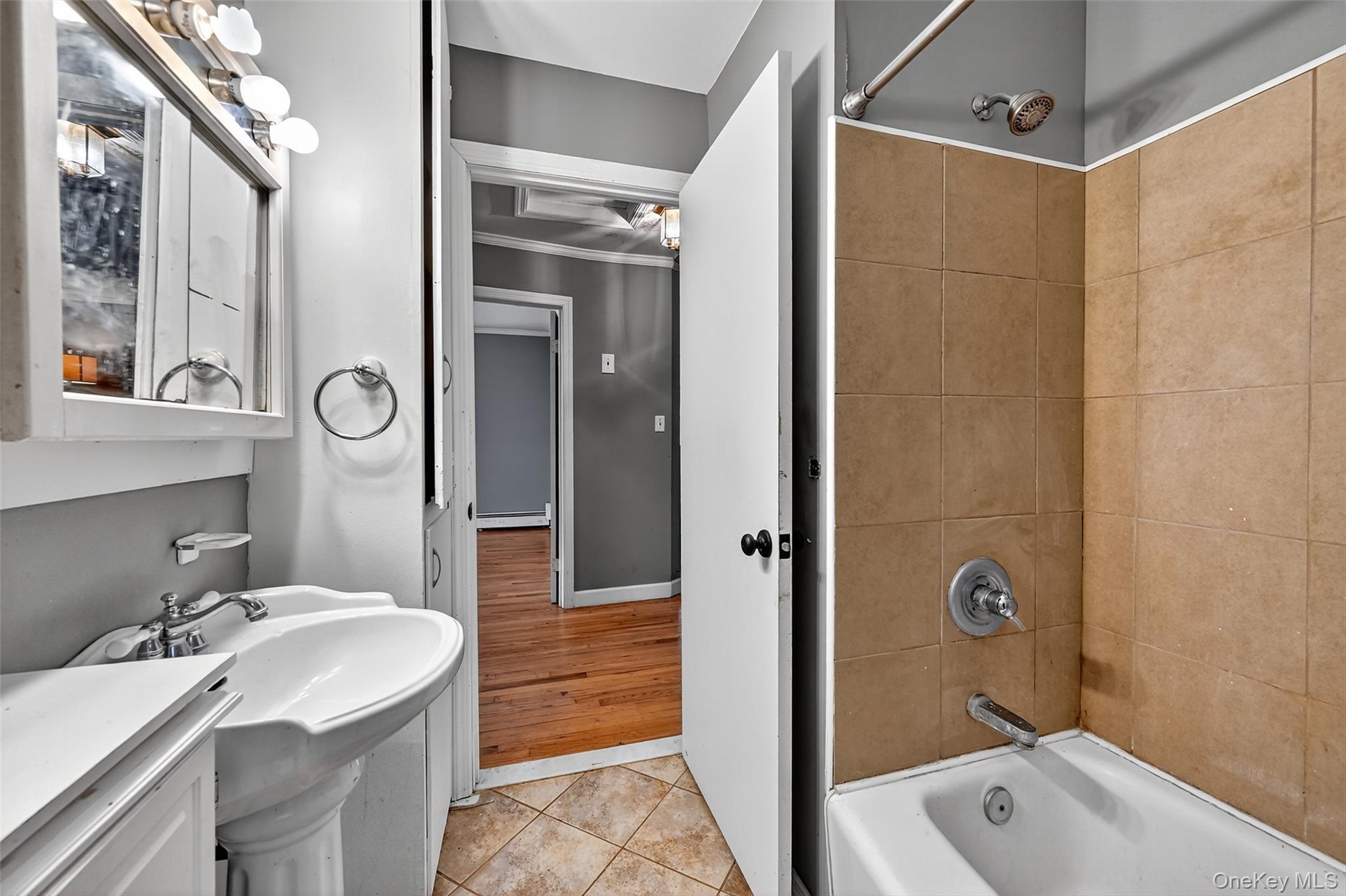 8 Haight Road Monroe, NY 10950 - Photo 32 of 40 Full bathroom with washtub / shower combination,