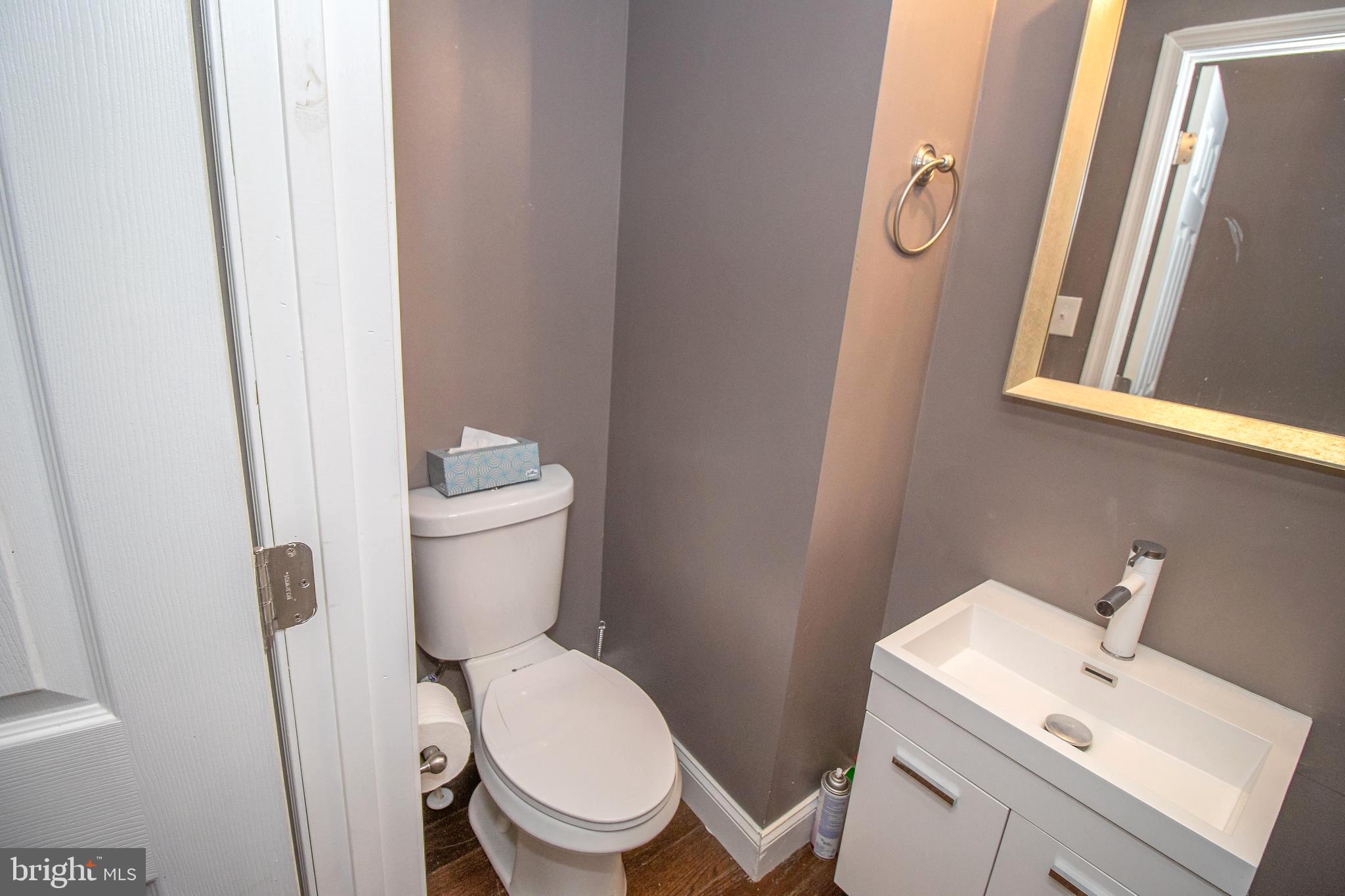 4327 Falls Road Baltimore, MD 21211 - Photo 6 of 20 First Floor Bathroom