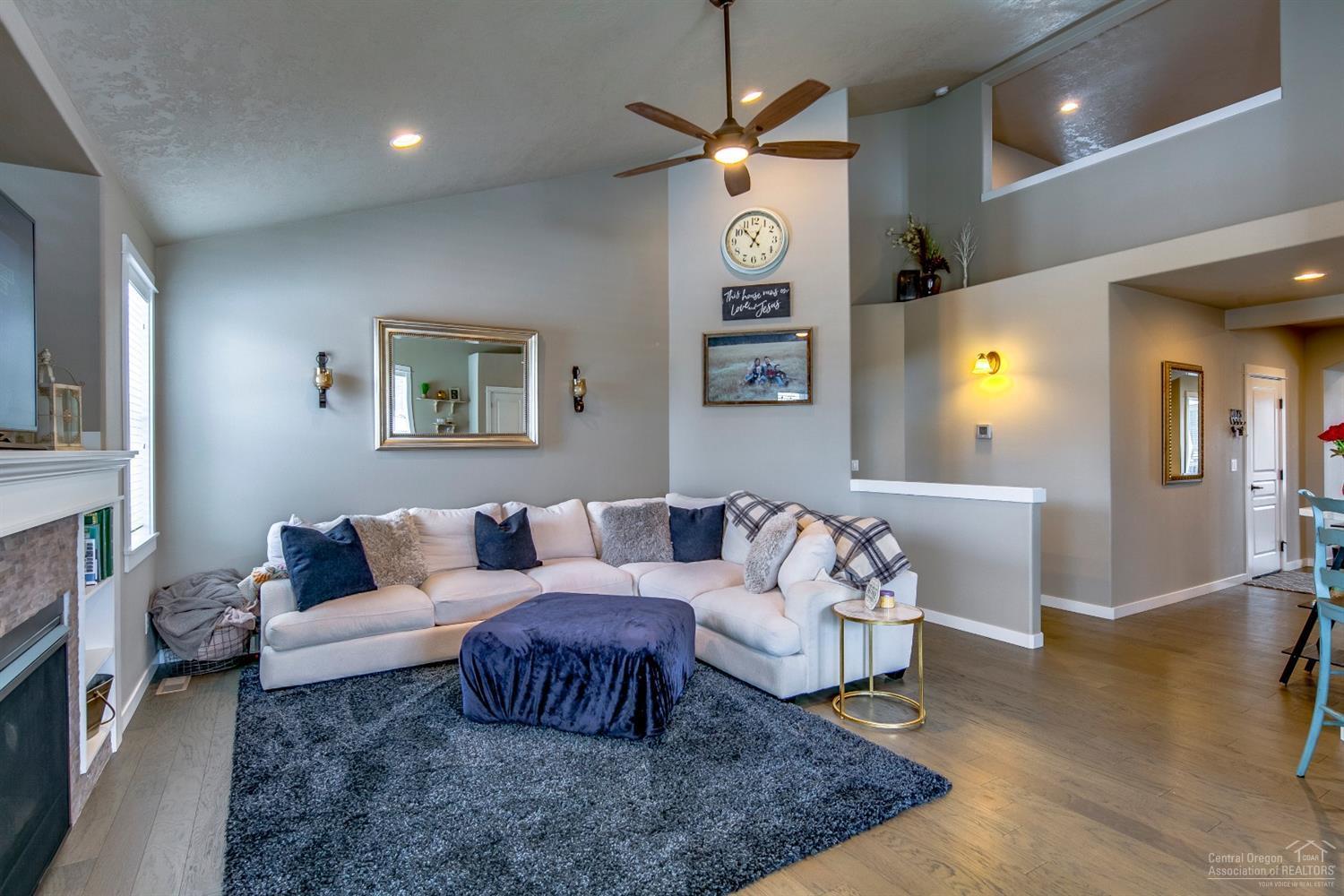 4657 Southwest Volcano Avenue Redmond, OR 97756 - Photo 8 of 25 Gallery Image 8